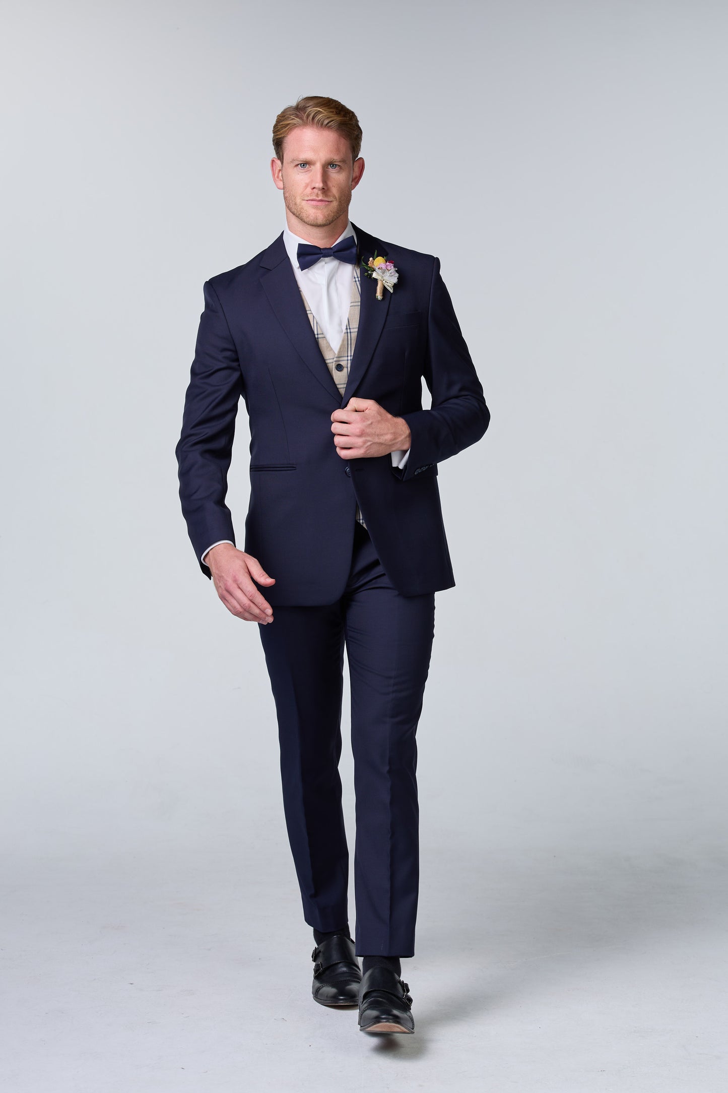 Hochzeitsanzug Blau mit Kontrastweste