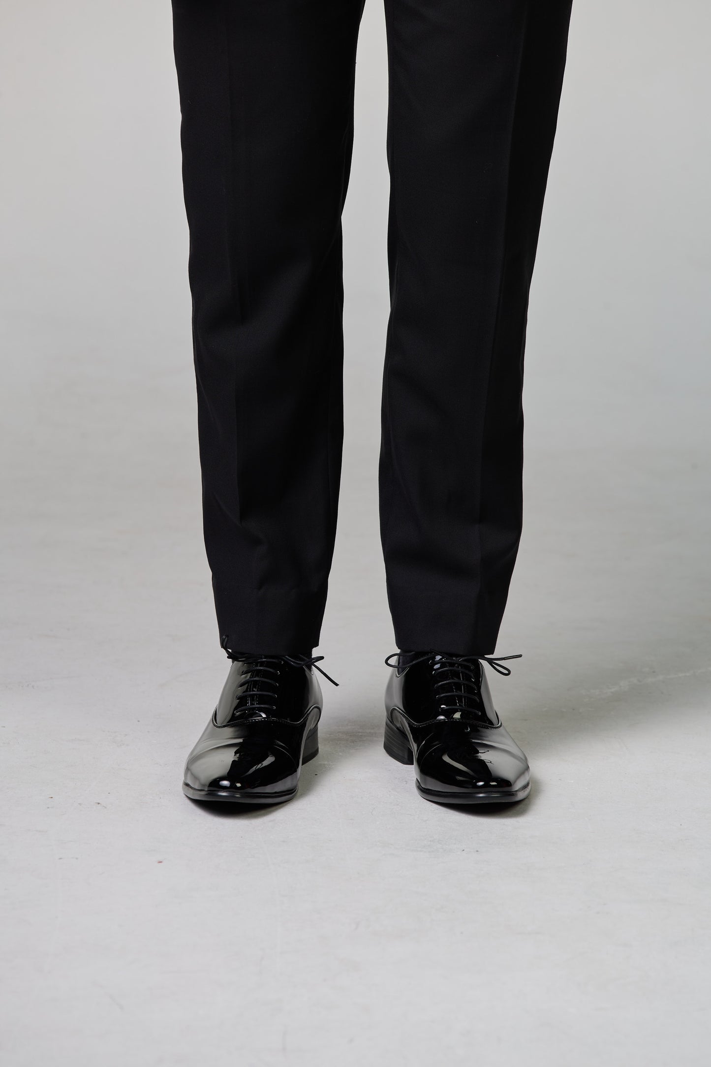 Klassischer Black Tie mit Schalkragen, schwarz - premium