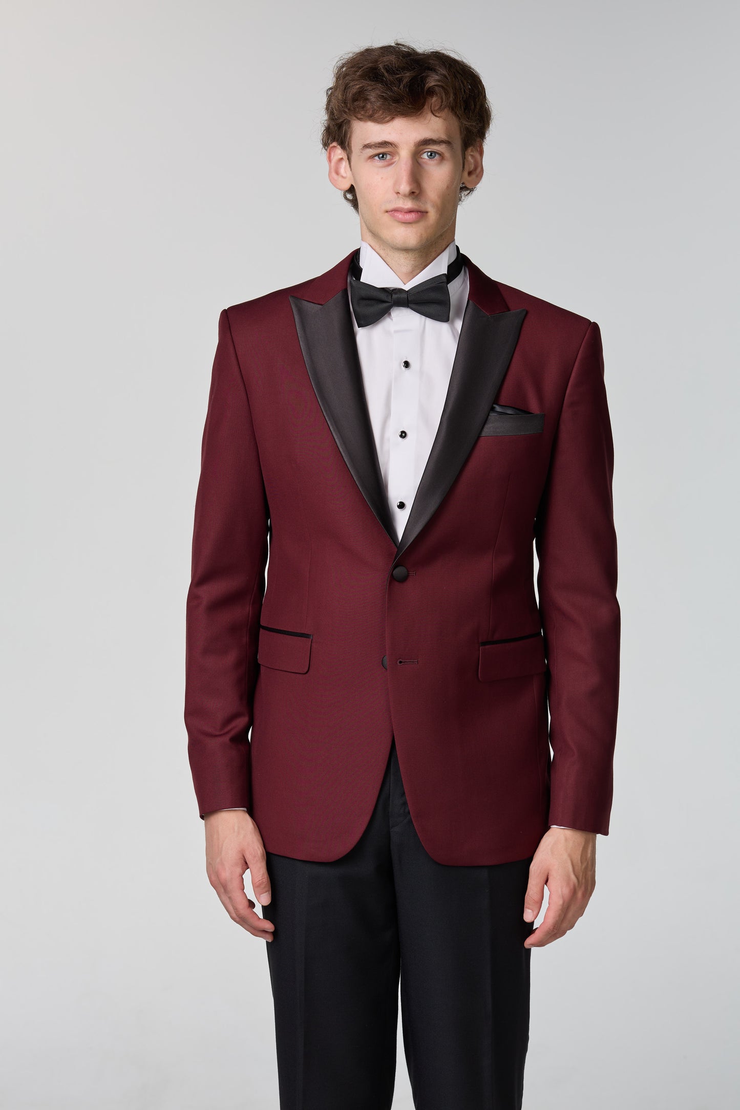 Weinroter Smoking mit steigendem Revers - essentials