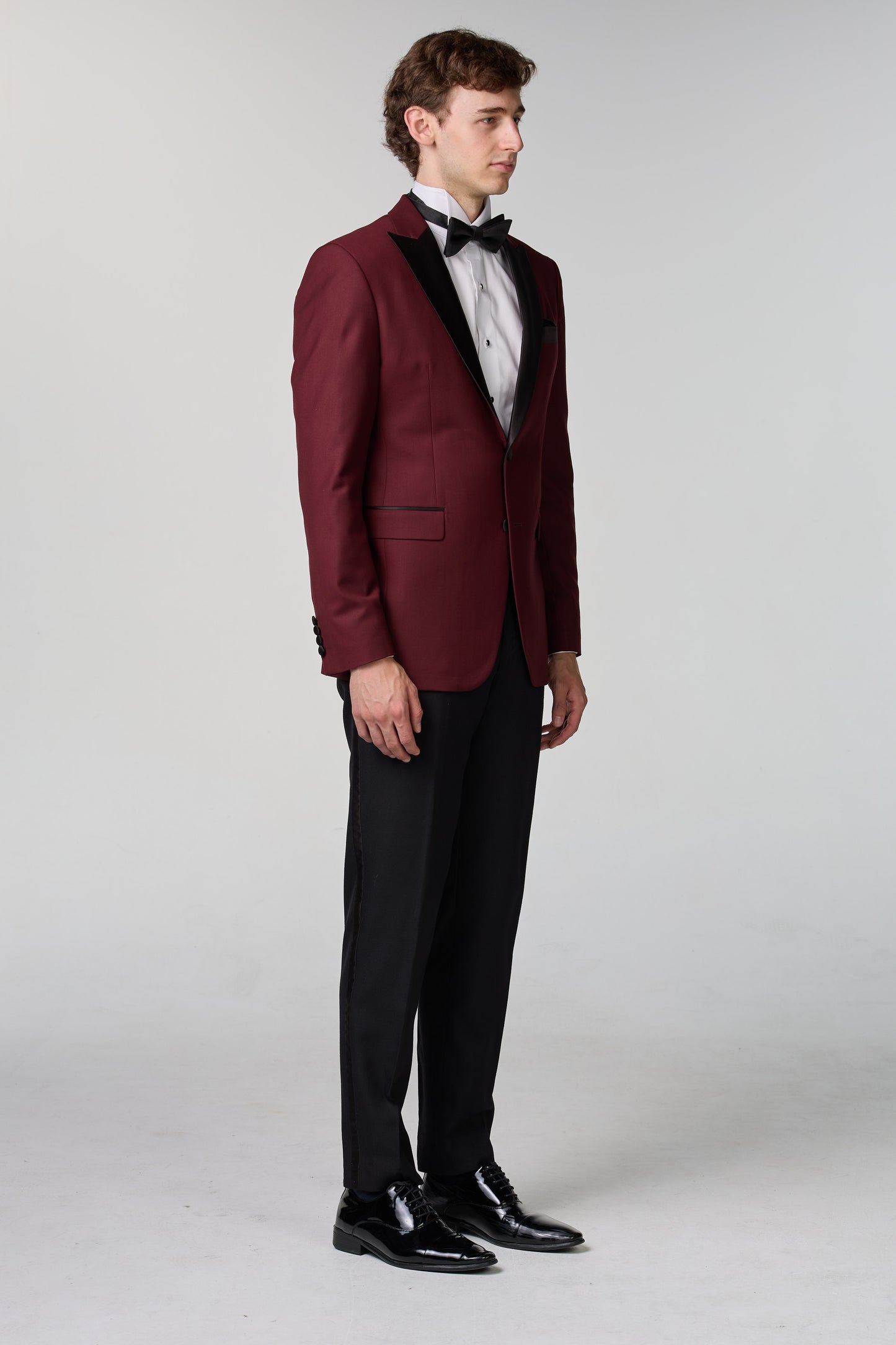 Weinroter Smoking mit steigendem Revers - premium