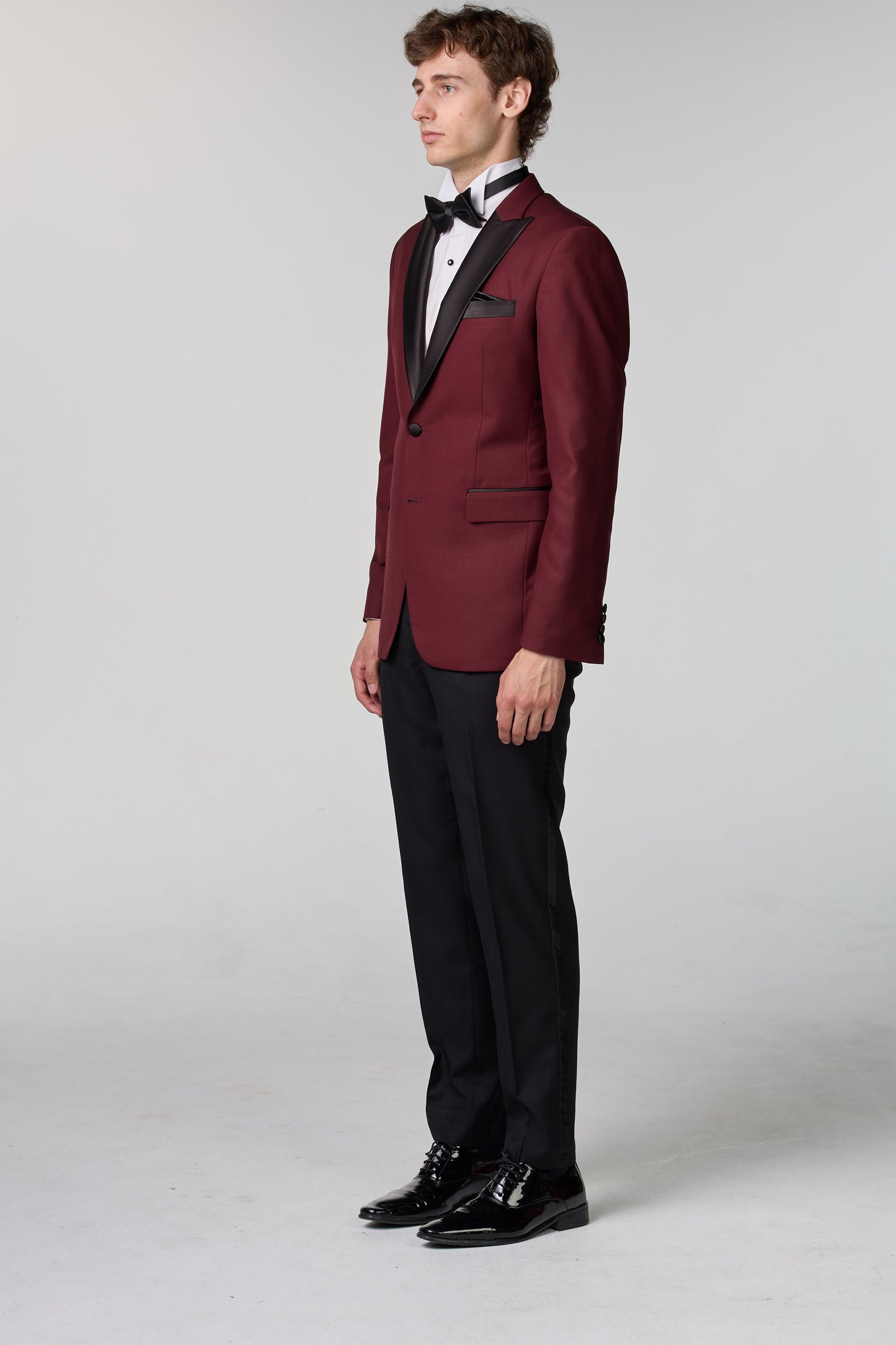 Weinroter Smoking mit steigendem Revers - premium