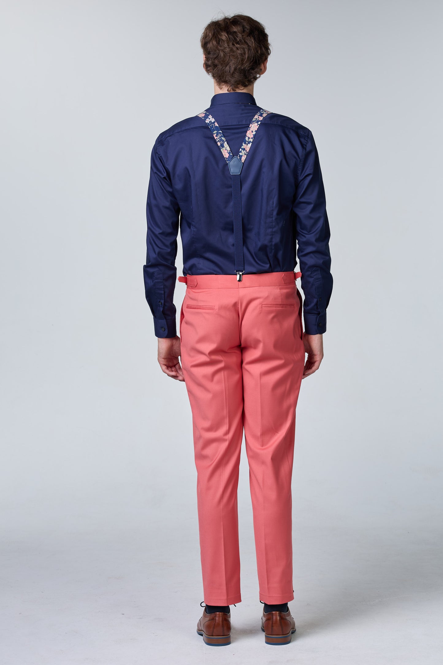 Pfirsichfarbener Anzug - premium