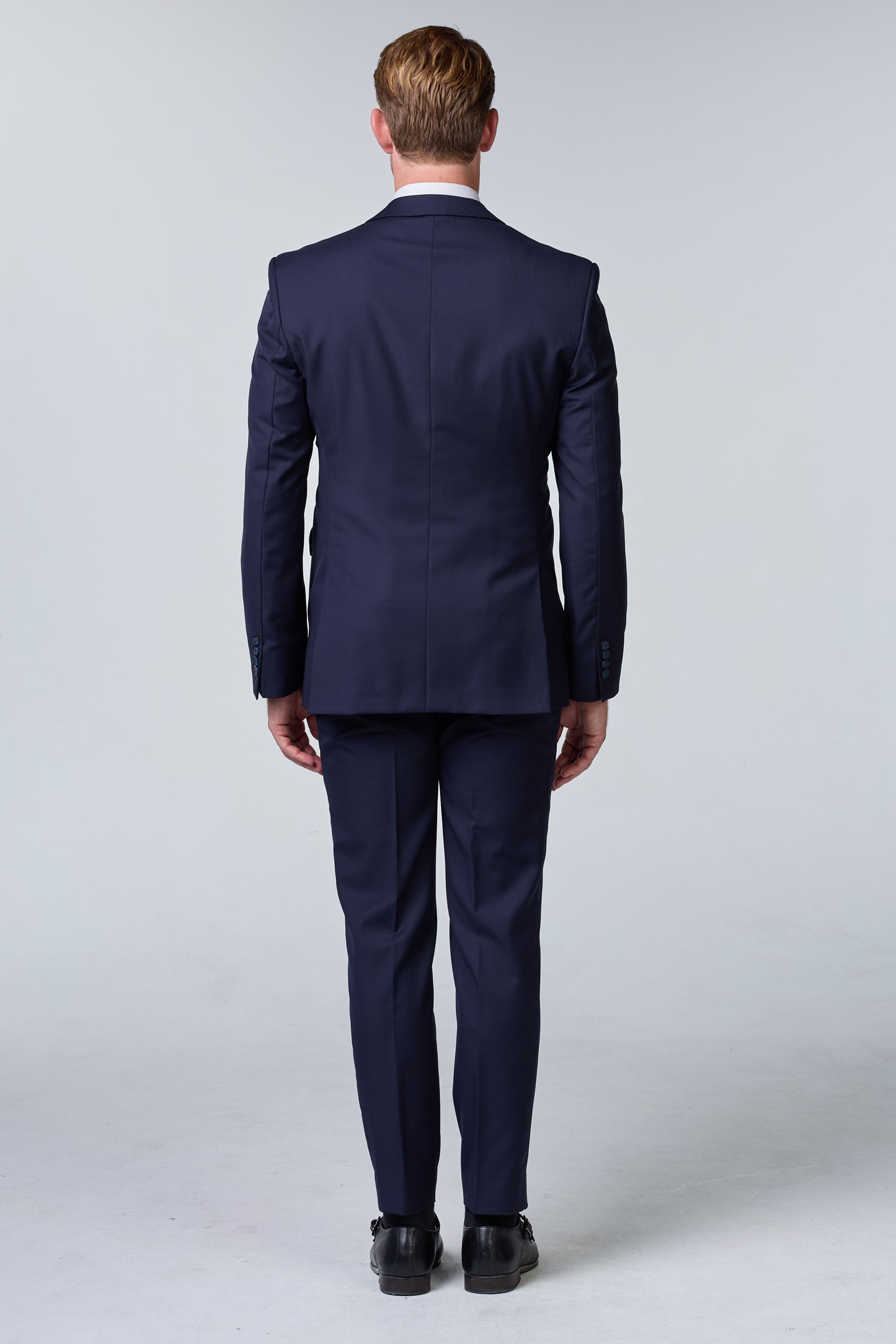 Bräutigam Outfit in Blau mit weißer Weste - Premium