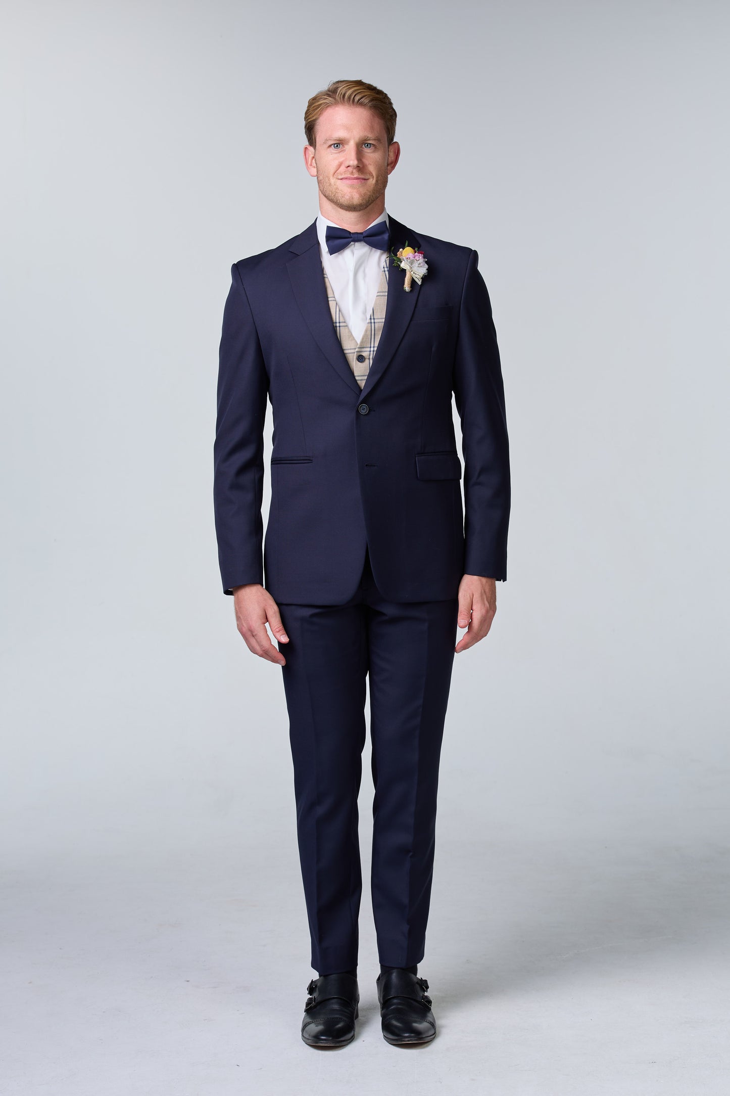 Hochzeitsanzug Blau mit Kontrastweste