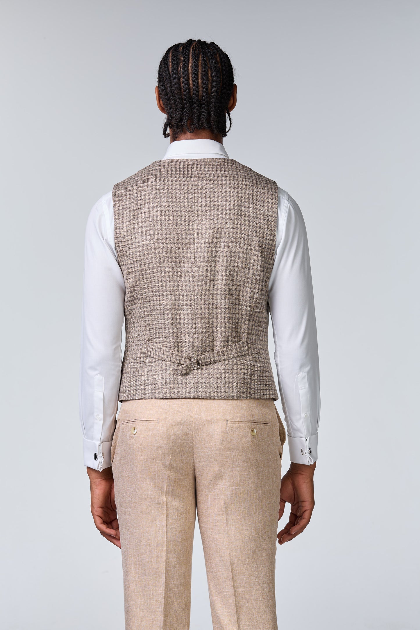 Bräutigam im Boho Look mit exklusiver Loro Piana Weste - budget